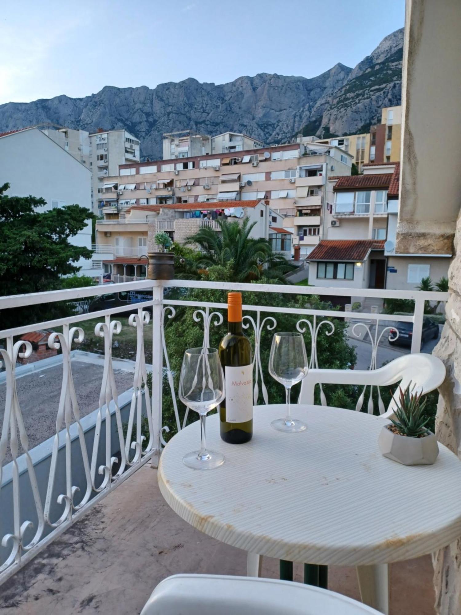 Apartments Emilija Makarska Esterno foto